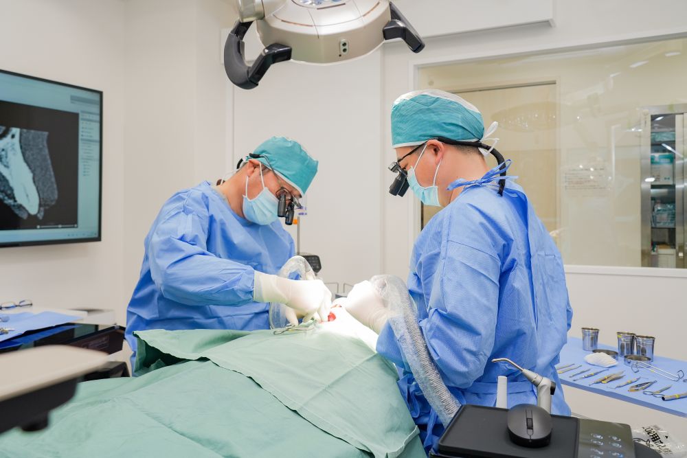 顎の骨の量や質が不足している
